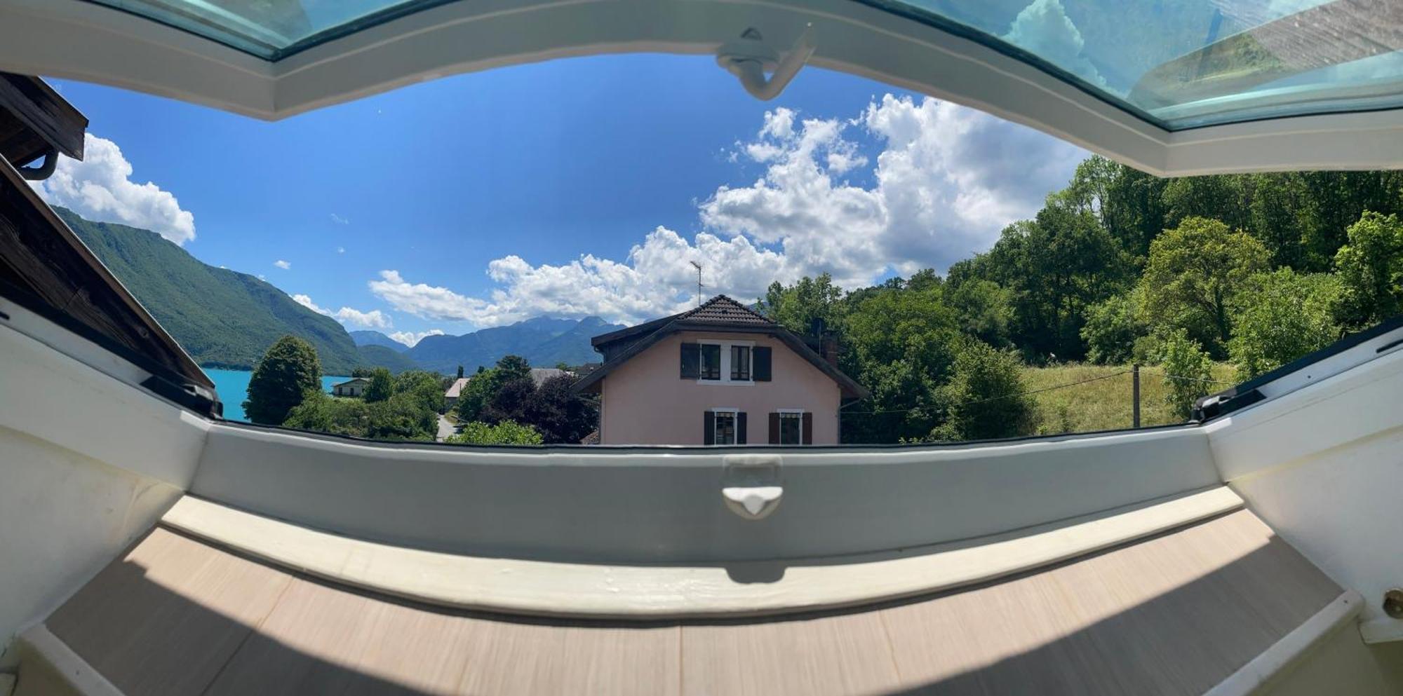 Rare 2 Bedroom With Private On Annecy Doussard