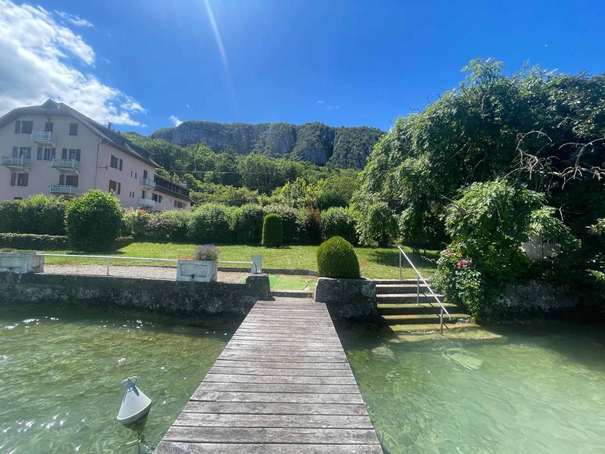 Rare 2 Bedroom With Private On Annecy Apartment Doussard