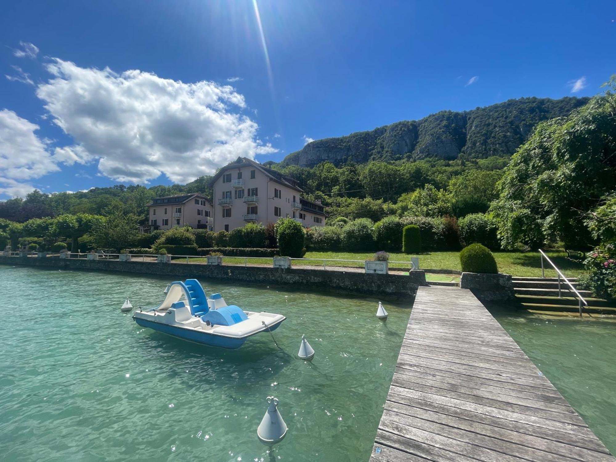 Apartment Rare 2 Bedroom With Private On Annecy Doussard
